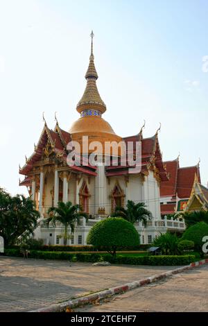 Wat Chai Mongkhon an der South Pattaya Road, Thailand. Stockfoto