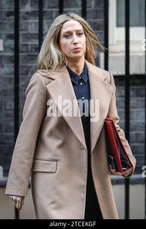 London, Großbritannien. Dezember 2023. Laura Trott, MBE, Parlamentsabgeordnete, Chief Secretary im Finanzministerium. Die Minister nehmen an der wöchentlichen Kabinettssitzung in der Downing Street 10 in Westminster, London, England, Teil. Quelle: Imageplotter/Alamy Live News Stockfoto
