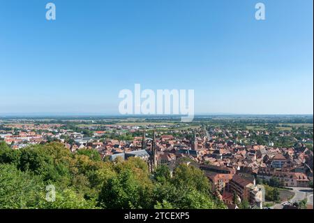 Stadtansicht, hier Blick vom Nationaldenkmal der Zwangseingemeindung, Obernai, Elsass, Frankreich, Europa Stockfoto