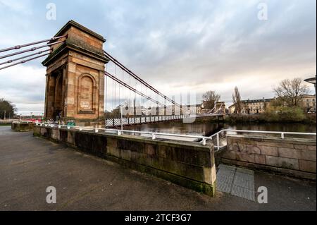 Glasgow Footbridge, bekannt als South Portland Street Suspensionsbrücke über den Fluss Clyde Stockfoto