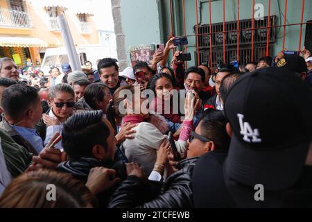 Tlaxcala, Mexiko. Dezember 2023. Claudia Sheinbaum, Präsidentschaftskandidatin für die Morena Party, begleitet von Lorena Cuellar Cisneros, Gouverneur des Staates Tlaxcala, während ihrer politischen Kundgebung zu den Wahlen in Mexiko auf der Huamantla Plaza de Toros. Am 10. Dezember 2023 in Mexiko-Stadt, Mexiko (Bild: © Essene Hernandez/Okulare Via ZUMA Press Wire) NUR REDAKTIONELLE VERWENDUNG! Nicht für kommerzielle ZWECKE! Stockfoto