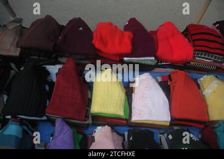 Dhaka Bangladesch 01 Januar 2001, Straßenmarkt für Winterkleidung in Baitul Mukarram Dhaka .Nazmul islam/ alamy Live News. Stockfoto