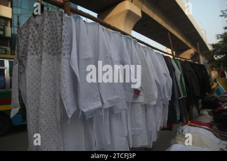 Dhaka Bangladesch 01 Januar 2001, Straßenmarkt für Winterkleidung in Baitul Mukarram Dhaka .Nazmul islam/ alamy Live News. Stockfoto