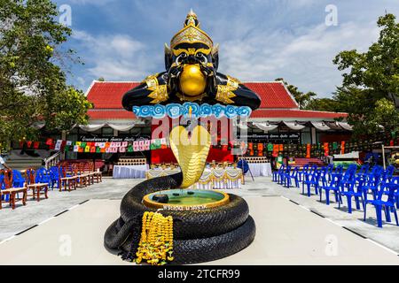 Wat Saman Rattanaram, riesige Rahu-Statue und Kobra, Chachoengsao, Thailand, Südostasien, Asien Stockfoto