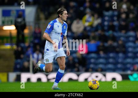 Callum Britain #2 der Blackburn Rovers während des Sky Bet Championship Matches Blackburn Rovers gegen Bristol City in Ewood Park, Blackburn, Vereinigtes Königreich, 12. Dezember 2023 (Foto: Steve Flynn/News Images) Stockfoto