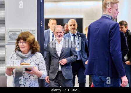 OLAF Scholz Nancy Faeser Deutschland, Berlin, 12.12.2023: Bundeskanzler Olaf Scholz besucht die letzte Sitzung der SPD - Bundestagsfraktion vor Weihnachten. *** Olaf Scholz Nancy Faeser Deutschland, Berlin, 12 12 2023 Bundeskanzler Olaf Scholz nimmt an der letzten Sitzung der SPD-Fraktion im Bundestag vor Weihnachten Teil Stockfoto