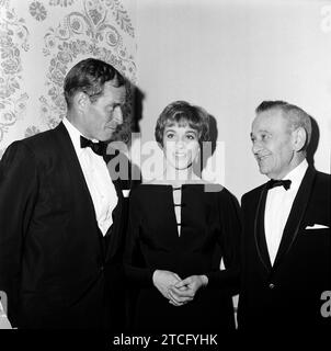 Charlton Heston, Julie Andrews, William Wyler bei der Directors Guild of America Lifetime Achievement Award, 1965. (Dateireferenz Nr. 34580-565THA) Stockfoto