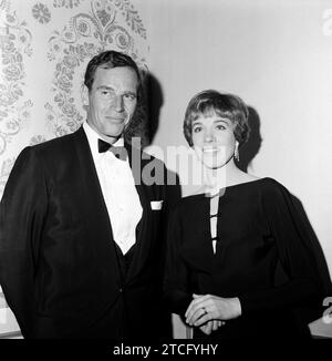 Charlton Heston, Julie Andrews bei der Directors Guild of America Lifetime Achievement Award, 1965. (Dateireferenz Nr. 34580-566THA) Stockfoto