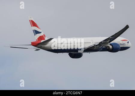 Die Boeing 777-336ER B77W der Fluglinie British Airways BA / BAW mit der Registrierung G-STBL MSN: 42124 gestartet vom Flughafen London Heathrow Airport EGLL/lhr. London Greater London Vereinigtes Königreich *** die Boeing 777 336 er B77W der Fluggesellschaft British Airways BA BAW mit Registrierung G STBL MSN 42124 startet vom Flughafen London Heathrow EGLL lhr London Greater London Vereinigtes Königreich Stockfoto