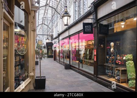 Cardiff, South Glamorgan, Wales, Europa - 14. November 2023: Royal Arcade Small Retail Units Stockfoto
