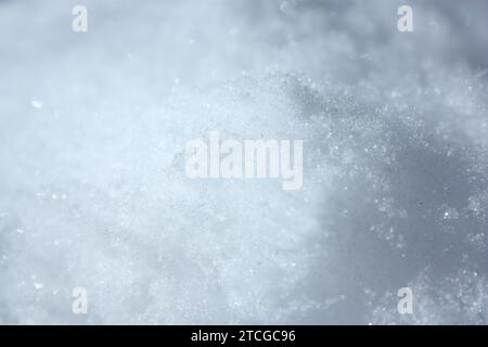 Schneetextur mit Eiskristallen, Makrofotografie. Hochwertige Fotos Stockfoto