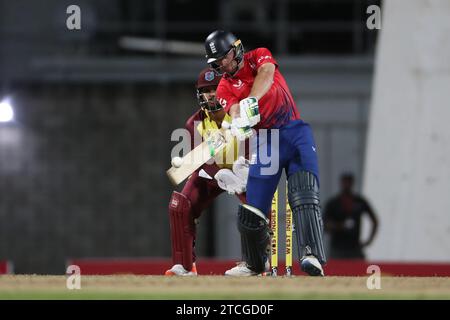 Englands Jos Buttler trat beim 1. CG United T20 International Spiel zwischen West Indies und England im Kensington Oval in Bridgetown am Dienstag, den 12. Dezember 2023 an. (Foto: Mark Fletcher | MI News) Credit: MI News & Sport /Alamy Live News Stockfoto