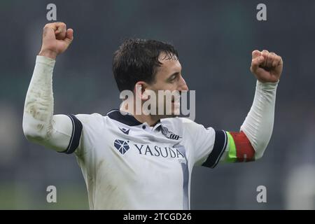 Mailand, Italien. Dezember 2023. Mikel Oyarzabal von Real Sociedad reagierte darauf, als das Team den ersten Platz in der Gruppe feiert, nachdem das Spiel der UEFA Champions League 0-0 in Giuseppe Meazza, Mailand, ausgelost wurde. Der Bildnachweis sollte lauten: Jonathan Moscrop/Sportimage Credit: Sportimage Ltd/Alamy Live News Stockfoto