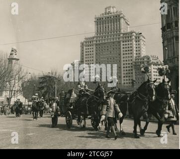 03/24/1955. Der nordamerikanische Botschafter, Mr. John Lodge, überreicht dem Staatsoberhaupt seine Referenzen. Im Bild die Prozession, die durch die Straßen der Hauptstadt verläuft. Quelle: Album/Archivo ABC Stockfoto