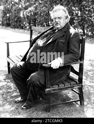 12/31/1929. Gilbert Keith Chesterton (1874–1936) im Garten seines Hauses in Beanconsfield Datum ca. Quelle: Album/Archivo ABC Stockfoto