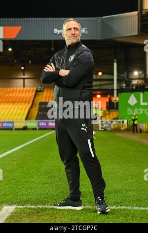 Burslem, Großbritannien, 12. Dezember 2023. Andy Crosby, Manager von Port Vale, wurde vor der zweiten Runde des FA Cups in der Heimat von Stevenage Borough vorgestellt. Quelle: TeeGeePix/Alamy Live News Stockfoto