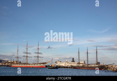 Die Schiffe im San Francisco Maritime National Historical Park im Aquatic Park in San Francisco, Kalifornien. Stockfoto