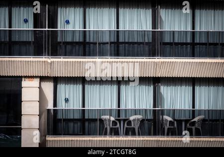 Alicante am 5. Februar 2021. Benidorm ohne Tourismus. Hotels, Terrassen und Cafés geschlossen. Hotel Bali geschlossen. Foto Juan Carlos Soler Archdc. Quelle: Album / Archivo ABC / Juan Carlos Soler Stockfoto