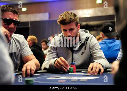 Barcelona. 09/02/2013. Der ehemalige FC Barcelona und Real Madrid Spieler Ronaldo hat an einem Pokerspiel im Casino Barcelona teilgenommen. Gerard Pique Fotografiert Ines Baucells. Archdc Ines Baucells. Quelle: Album / Archivo ABC / Inés Baucells Stockfoto