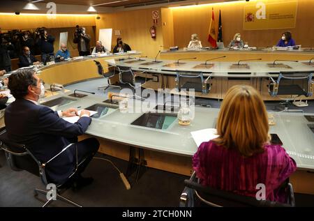 Madrid, 19.11.2021. Die erste Vizepräsidentin Nadia Calviño nimmt zusammen mit der zweiten Vizepräsidentin und Ministerin für Arbeit und Sozialwirtschaft, Yolanda María Jesús, dem Finanzminister Díaz Montero, dem Minister für Landwirtschaft, Fischerei und Ernährung und dem Minister für Integration, soziale Sicherheit und Migration, José Luis Escrivá, Teil. auf der Sitzung des Tisches für den sozialen Dialog für Erholung, Transformation und Resilienz zusammen mit den Sozialpartnern CEOE, Antonio Garamendi, UGT, Pepe Álvarez und CC.OO., Unai Sordo. Foto: Jaime García. ARCHDC. Quelle: Album / Archivo ABC / Jaime García Stockfoto