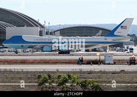 Air Force One, Nummer 29000, mit Präsident Joe Biden an Bord, der von LAX, Los Angeles International Airport, abfliegt. Stockfoto