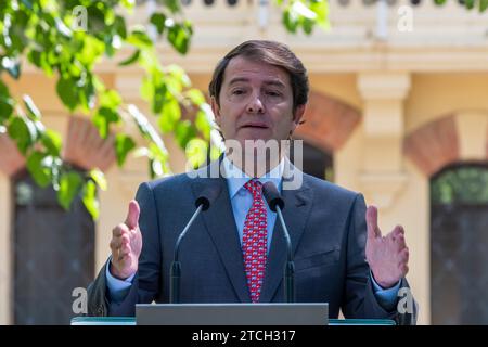 Valladolid, 08/31/2021. Der Präsident der Junta de Castilla y León, Alfonso Fernández Mañueco, bietet eine Pressekonferenz zum politischen Kurs an. Foto: Feras. ARCHDC. Quelle: Album / Archivo ABC / Francisco Javier de Las Heras Stockfoto