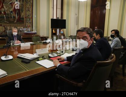 Madrid, 14.01.2022. Minister Luis Planas trifft am Hauptsitz des Ministeriums mit dem für Landwirtschaft und ländliche Entwicklung zuständigen EU-Kommissar Janusz Wojciechowski zusammen. Foto: Jaime García. ARCHDC. Quelle: Album / Archivo ABC / Jaime García Stockfoto