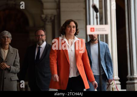 Barcelona, 03.04.2022. Bürgermeister Ada Colau, bei einer Pressekonferenz im Rathaus, nachdem er in der Stadt der Justiz ausgesagt hat. Foto: Inés Baucells. ARCHDC. Quelle: Album / Archivo ABC / Inés Baucells Stockfoto