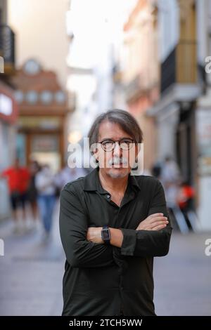 Sevilla, 10.07.2021. Interview mit dem Schriftsteller Xavier Pericay, der in Sevilla ein Buch über das goldene Zeitalter des Journalismus vorstellt. Foto: Raúl Doblado. ARCHSEV. Quelle: Album / Archivo ABC / Raúl Doblado Stockfoto