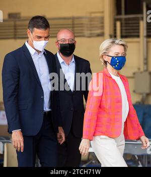 Torrejón de Ardoz (Madrid), 21.08.2021. Pressekonferenz des Regierungspräsidenten Pedro Sánchez zusammen mit Úrsula von der Leye, Charles Michel und Josep Borrell nach dem privaten Besuch der temporären Aufnahmeeinrichtungen in Torrejón (nur Fotografen und institutionelle Kamera). Foto: De San Bernardo. ARCHDC. Quelle: Album / Archivo ABC / Eduardo San Bernardo Stockfoto