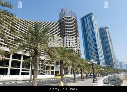 Bau der Sharjah Mall in Al Khan, Sharjah, VAE. Stockfoto