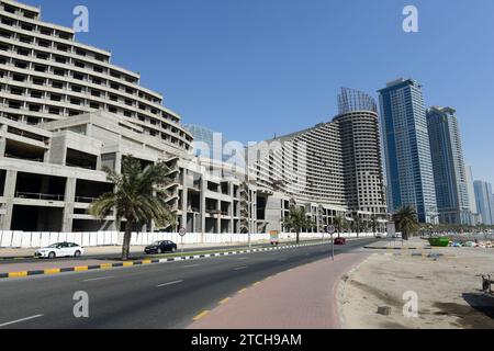 Bau der Sharjah Mall in Al Khan, Sharjah, VAE. Stockfoto