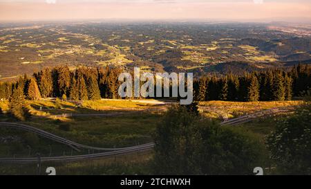 Blick von Shockl Berg in Graz. Touristen vor Ort in Graz in der Steiermark. Orte in Österreich sehen Stockfoto