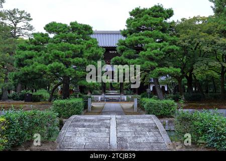 Kenninji, ein bedeutender buddhistischer Tempel mit alter Kunst und Zen-Garten in Kyoto, Japan Stockfoto