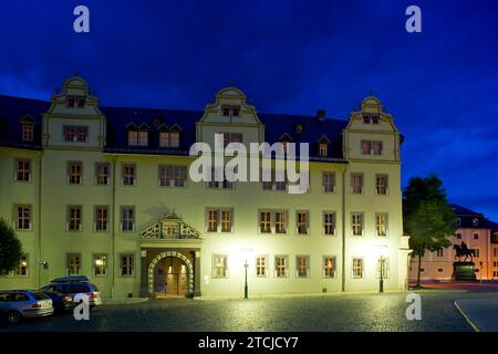 Der Rote Palast wurde zwischen 1574 und 1576 als Witwenresidenz der Herzogin Dorothea Susanne erbaut. Heute beherbergt der Rote Palast die Forschung Stockfoto