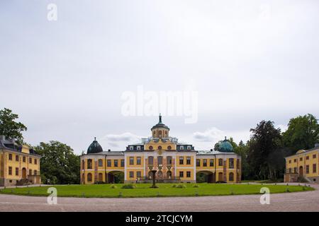 Das Schloss Belvedere ist ein aufwendig gestalteter Lustpalastkomplex in der Nähe der Stadt Weimar. Der gesamte Komplex, einschließlich des Parks mit seinen vielen exotischen Stockfoto