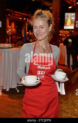 Rhea Harder / Charity-Veranstaltung / mehr als eine warme Mahlzeit / Hamburg / 12. Dezember 2023 *** Rhea Harder Charity Event More than a Hot Meal Hamburg 12. Dezember 2023 Stockfoto