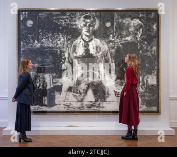 London, Großbritannien. Dezember 2023. Die Ausstellung Portraits on Paper in Thaddaeus Ropac enthält eine massive Holzkohlezeichnung von Robert Longo mit dem Titel X Ray of A Bar at the Folies-Bergere, 1882, After Manet (2017). Quelle: Malcolm Park/Alamy Live News Stockfoto