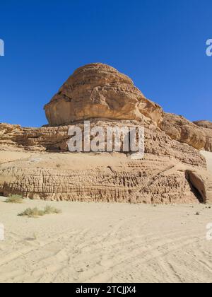 Erodierte Felsen, Berglandschaft im südlichen Sinai zwischen Ain Khudra und Nuwaiba, Ägypten *** erodierte Felsen, Berglandschaft im südlichen Sinai zwischen Ain Khudra und Nuwaiba, Ägypten Stockfoto