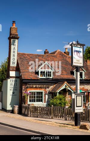 Großbritannien, England, Buckinghamshire, High Wycombe, Hughenden Valley, 1400er Jahre Harrow Public House Stockfoto