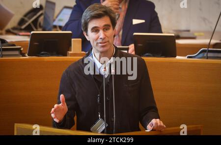 Namur, Belgien. Dezember 2023. Nicolas Janssen VON HERRN Nicolas JANSSEN auf einer Plenartagung des wallonischen Parlaments in Namur am Mittwoch, den 13. September 2023. BELGA PHOTO VIRGINIE LEFOUR Credit: Belga News Agency/Alamy Live News Stockfoto