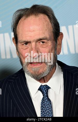 West Hollywood, USA. Dezember 2023. Tommy Lee Jones kam am 12. Dezember 2023 zur Premiere von „Finestkind“ in Los Angeles im Pacific Design Silverscreen Theatre in West Hollywood, Kalifornien. © ALO/AFF-USA.com Credit: AFF/Alamy Live News Stockfoto