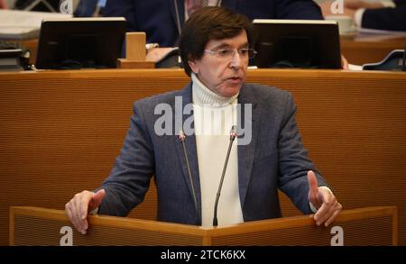 Namur, Belgien. Dezember 2023. Der wallonische Ministerpräsident Elio Di Rupo wurde auf einer Plenartagung des wallonischen Parlaments in Namur am Mittwoch, den 13. September 2023, dargestellt. BELGA PHOTO VIRGINIE LEFOUR Credit: Belga News Agency/Alamy Live News Stockfoto