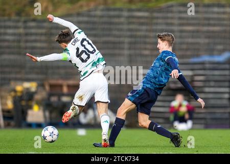 Glasgow, Großbritannien. Dezember 2023. Glasgow - Jan Plug von Feyenoord O19 während der sechsten Etappe der Gruppenphase der UEFA Champions League zwischen Celtic O19 und Feyenoord O19 im City Stadium am 13. Dezember 2023 in Glasgow, Schottland. Credit: Box to Box Pictures/Alamy Live News Stockfoto