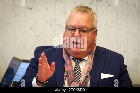 Namur, Belgien. Dezember 2023. Der Vorsitzende des wallonischen parlaments, Andre Frederic, wurde auf einer Plenartagung des wallonischen Parlaments in Namur am Mittwoch, den 13. September 2023, dargestellt. BELGA PHOTO VIRGINIE LEFOUR Credit: Belga News Agency/Alamy Live News Stockfoto