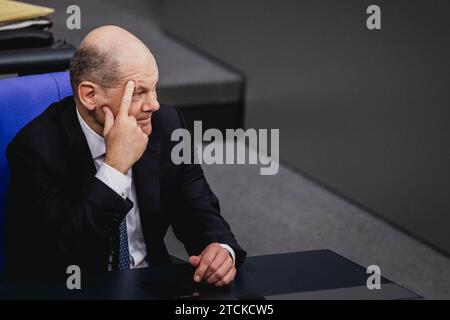 Berlin, Deutschland . Dezember 2023. OLAF Scholz (SPD), Bundeskanzler, anlässlich einer Sitzung des Deutschen Bundestages am 13. Dezember 2023 in Berlin. Quelle: dpa/Alamy Live News Stockfoto