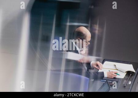 Berlin, Deutschland . Dezember 2023. OLAF Scholz (SPD), Bundeskanzler, anlässlich einer Sitzung des Deutschen Bundestages am 13. Dezember 2023 in Berlin. Quelle: dpa/Alamy Live News Stockfoto