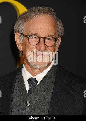 Los Angeles, Kalifornien, USA. Dezember 2023. Steven Spielberg nimmt am 12. Dezember 2023 an Netflix’s „Maestro“ Los Angeles Photo Call im Academy Museum of Motion Pictures in Los Angeles, Kalifornien, Teil. Quelle: Jeffrey Mayer/Jtm Photos/Media Punch/Alamy Live News Stockfoto