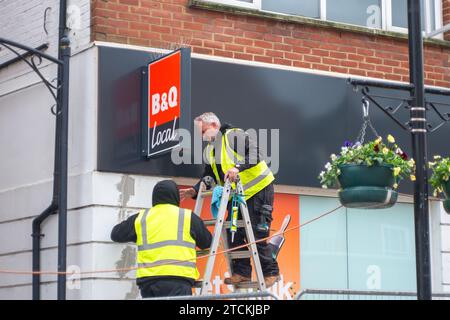 Staines-upon-Thames, Großbritannien. Dezember 2023. Ein neues lokales B&Q-Geschäft befindet sich im Bau in Staines-upon-Thames in Surrey. Quelle: Maureen McLean/Alamy Live News Stockfoto