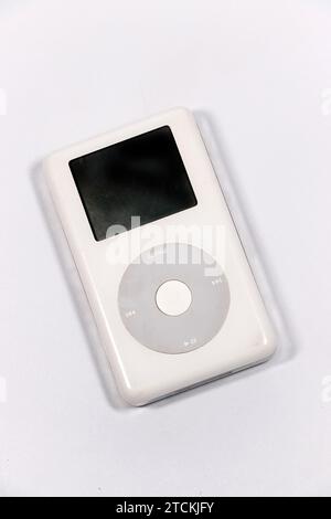 Vintage White Apple ipod isoliert auf weißem Studiohintergrund Stockfoto